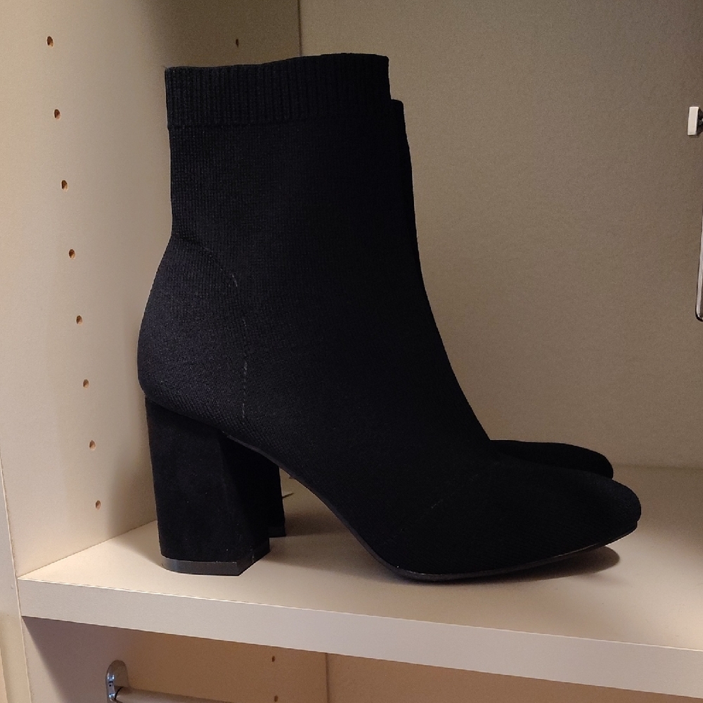 Elegant Black Ankle Boots